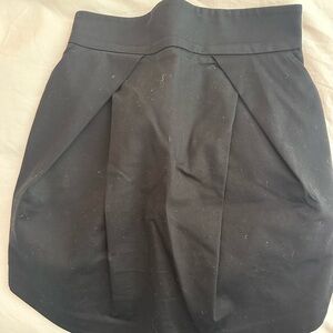 Black H&M Bubble Skirt, US 4 but wears more like a 0. Gently worn.